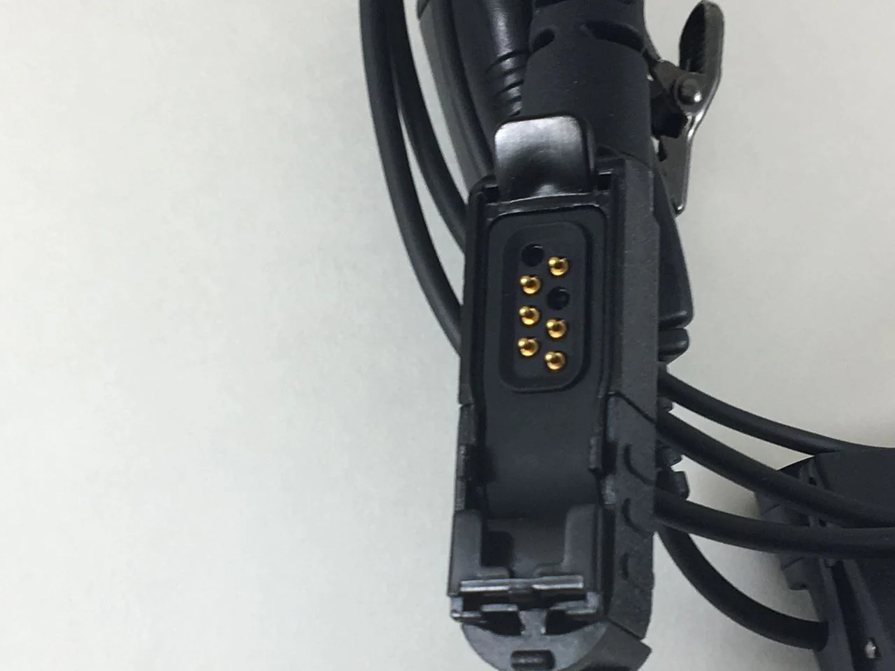 PMLN5727 Comparable Single-Wire Swivel Earpiece  for Motorola DP2400e, DP2600e, DP3441e Handheld radios. - Image 2