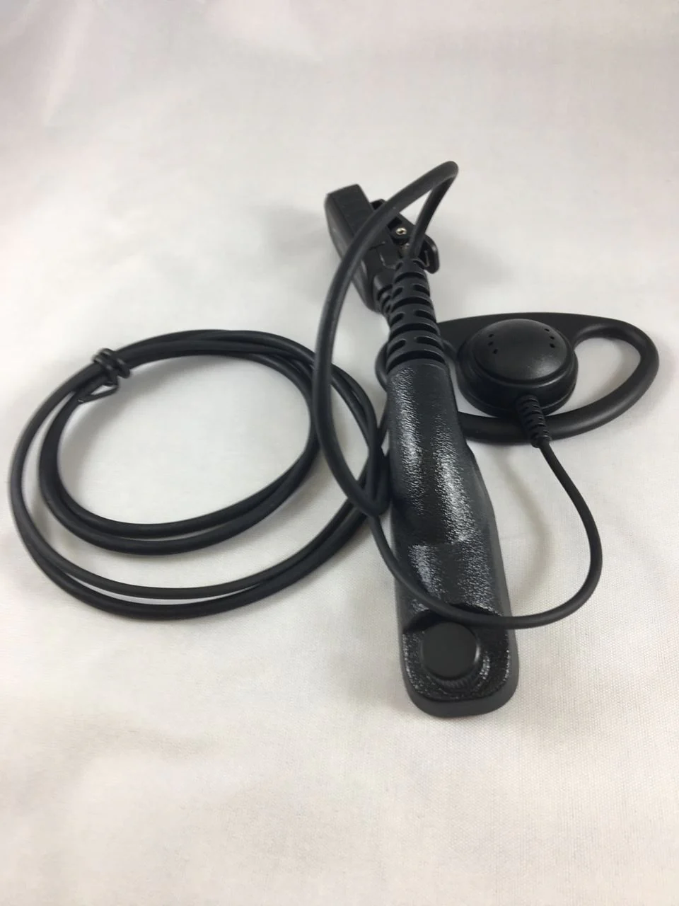 2-Wire Kit with PTT and D-shape Receive Only Piece for Motorola Turbo XPR & APX radios - Image 3